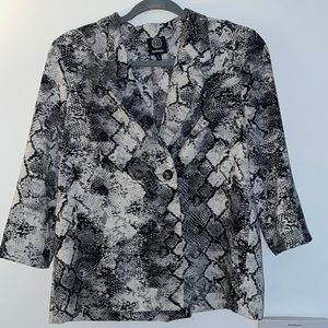 Bobeau 3/4 sleeve swing blazer